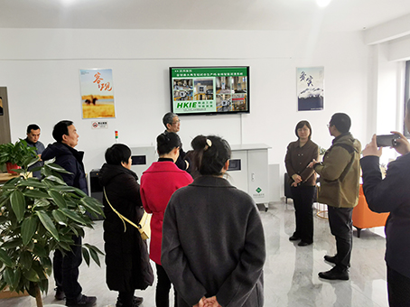 洛陽市商務(wù)局、科技局領(lǐng)導(dǎo)蒞臨我司參觀考察